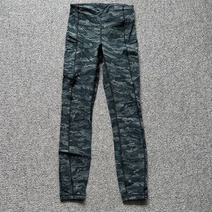 Lululemon camo tights (0)
